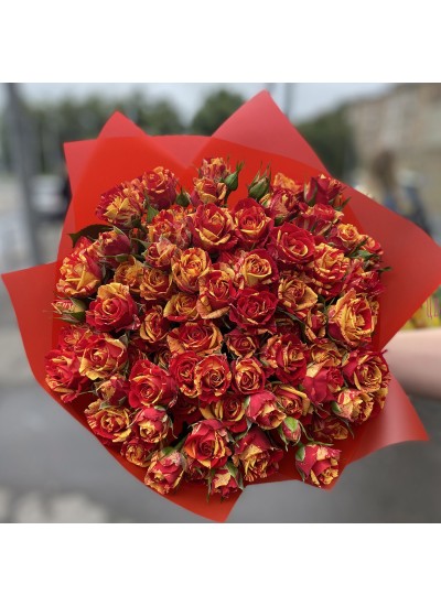 Букет из 25 кустовых роз  Fire Flash